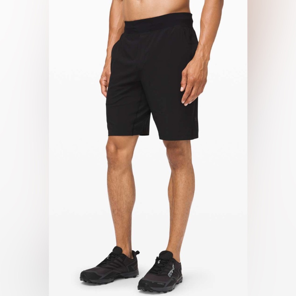 Lululemon T.H.E. Black Short 9" *Linerless Men's Size Medium Tapered Fit